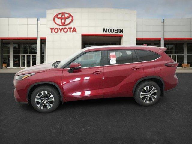 new 2025 Toyota Highlander car, priced at $47,356