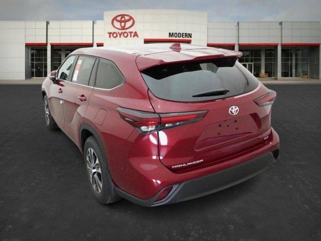 new 2025 Toyota Highlander car, priced at $47,356