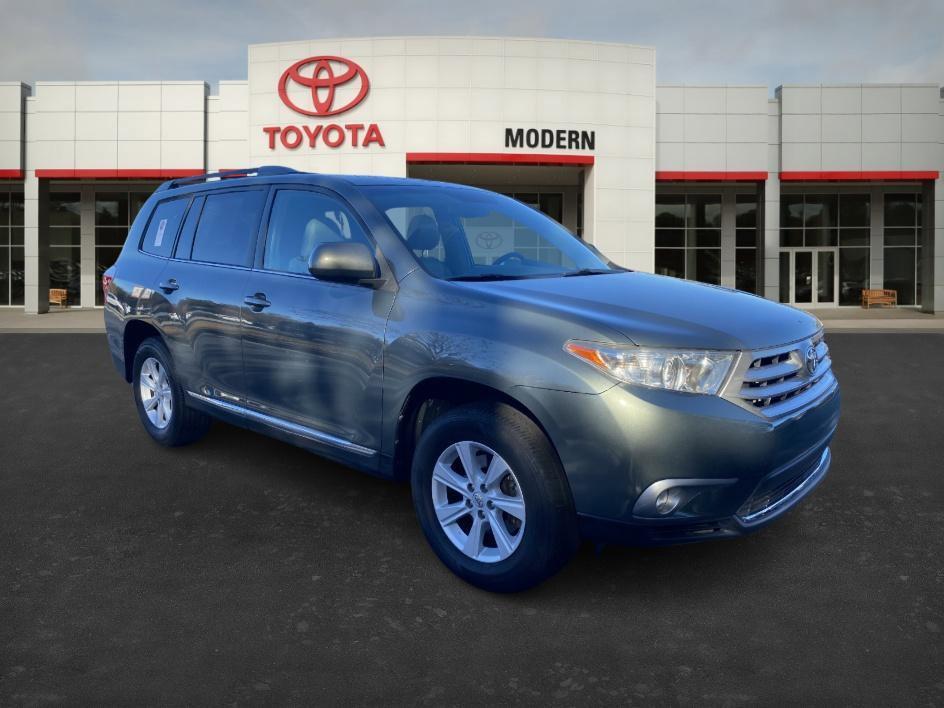 used 2013 Toyota Highlander car, priced at $12,497