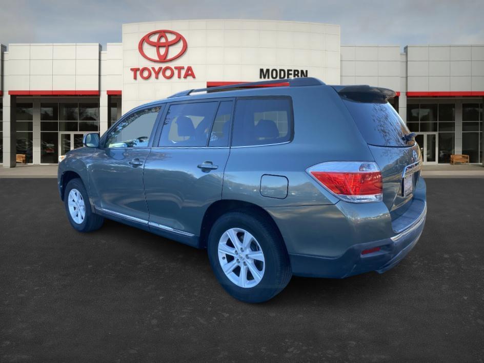 used 2013 Toyota Highlander car, priced at $12,497