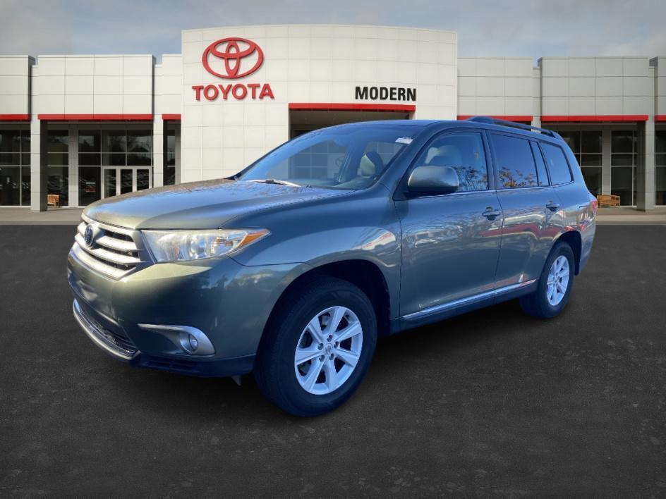 used 2013 Toyota Highlander car, priced at $12,497