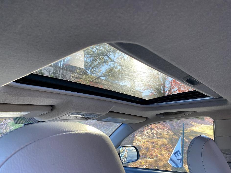 used 2013 Toyota Highlander car, priced at $12,497