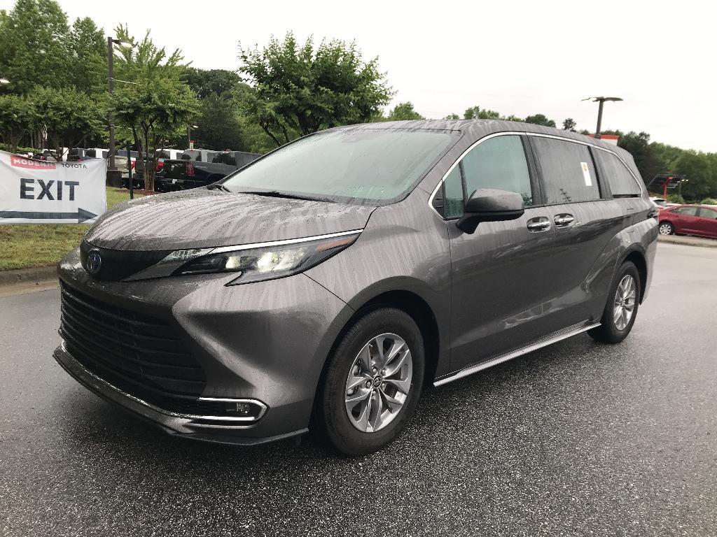 used 2024 Toyota Sienna car, priced at $45,407