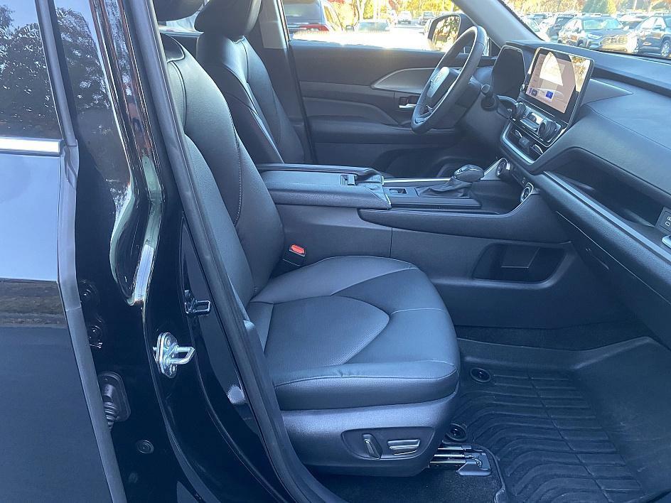 used 2025 Toyota Grand Highlander car, priced at $46,351