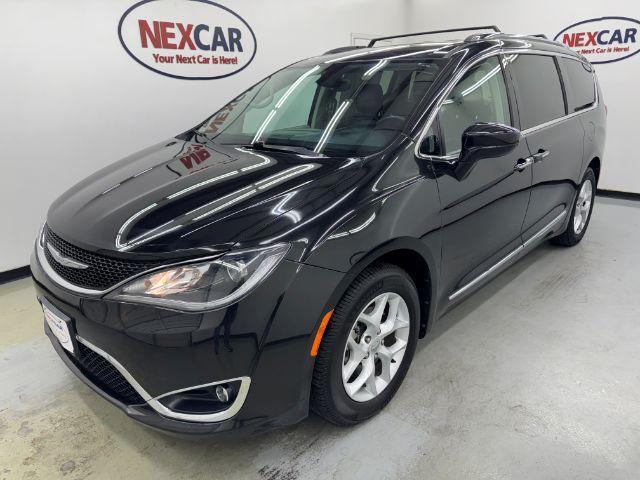 used 2017 Chrysler Pacifica car, priced at $22,999