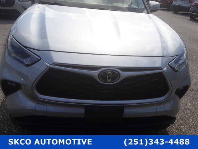 used 2021 Toyota Highlander car, priced at $27,990