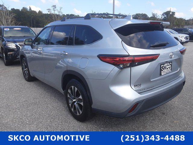 used 2021 Toyota Highlander car, priced at $27,990