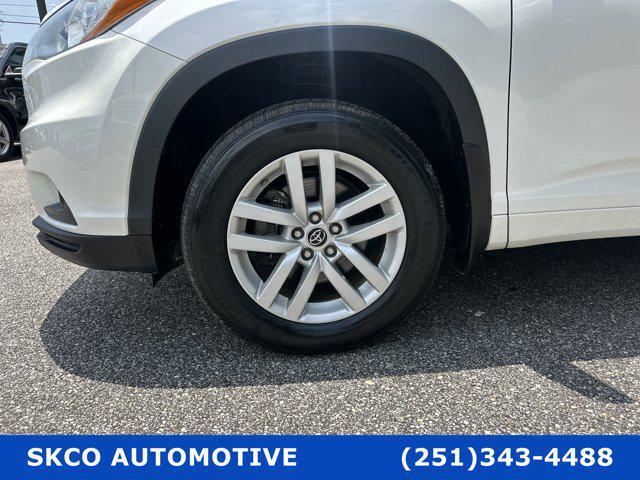 used 2016 Toyota Highlander car, priced at $18,500