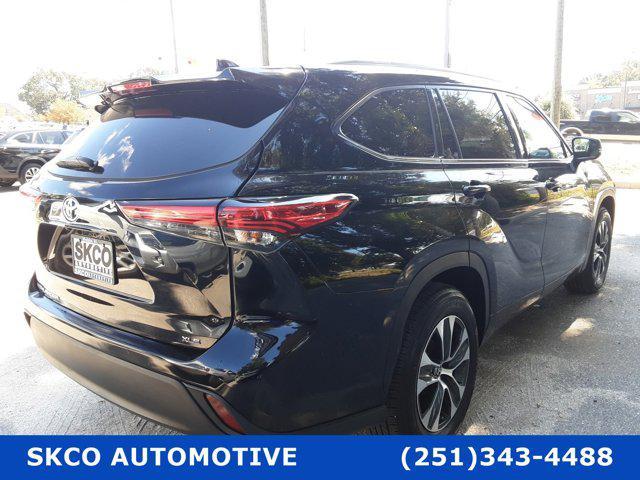 used 2020 Toyota Highlander car, priced at $33,900