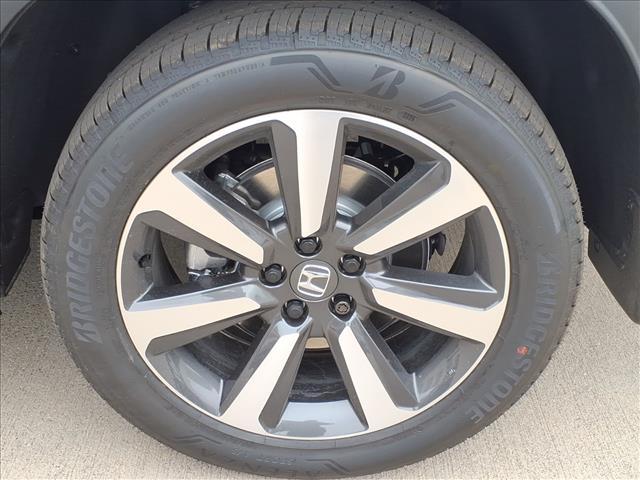 new 2025 Honda Pilot car, priced at $51,550