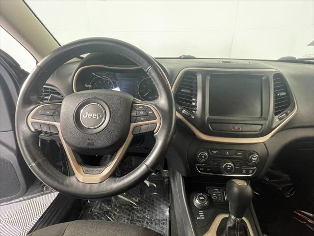 used 2014 Jeep Cherokee car, priced at $12,900