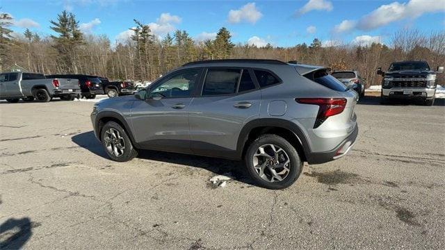 new 2025 Chevrolet Trax car, priced at $24,235