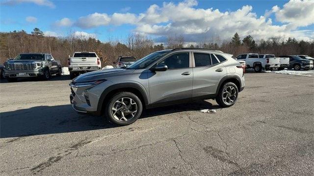 new 2025 Chevrolet Trax car, priced at $24,235