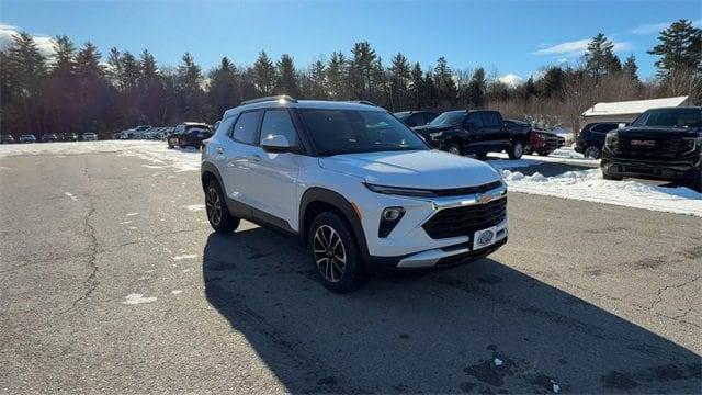 new 2025 Chevrolet TrailBlazer car, priced at $27,240