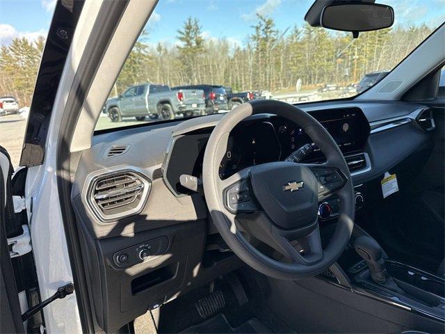 new 2025 Chevrolet TrailBlazer car, priced at $27,240