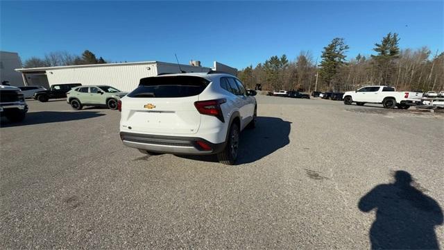 new 2025 Chevrolet Trax car, priced at $25,950