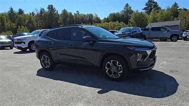 new 2025 Chevrolet Trax car, priced at $23,990