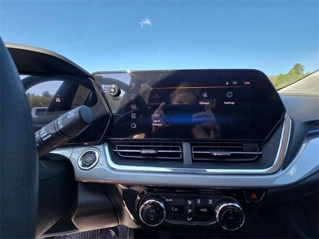 new 2025 Chevrolet Trax car, priced at $23,990