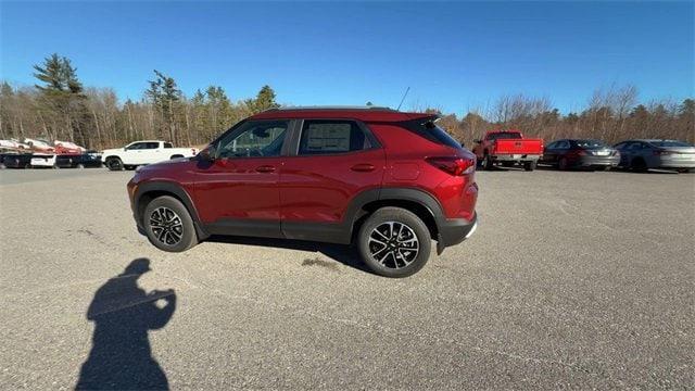 new 2025 Chevrolet TrailBlazer car, priced at $27,510