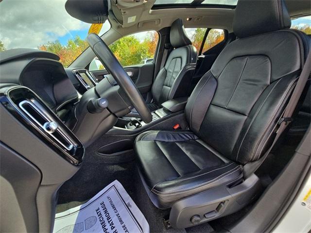 used 2022 Volvo XC40 car, priced at $18,499