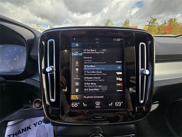 used 2022 Volvo XC40 car, priced at $18,499