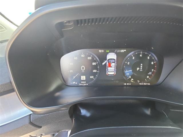 used 2022 Volvo XC40 car, priced at $18,499