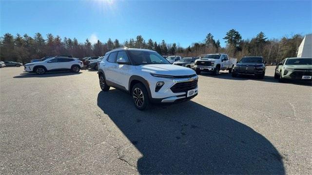 new 2025 Chevrolet TrailBlazer car, priced at $30,575