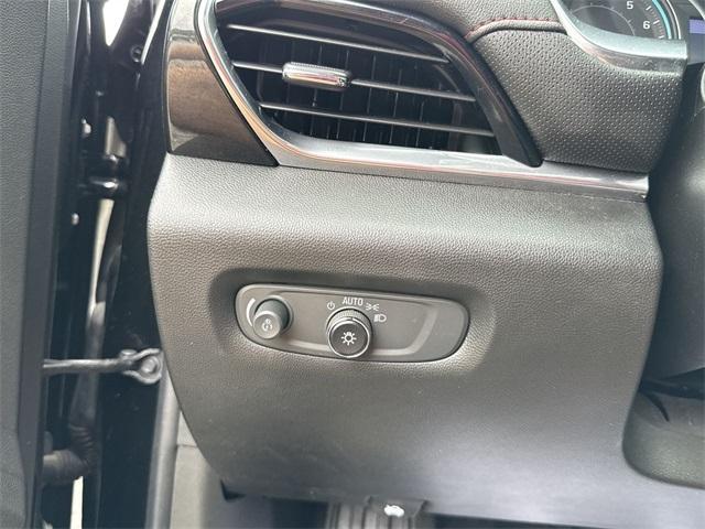 used 2022 Chevrolet Traverse car, priced at $36,999