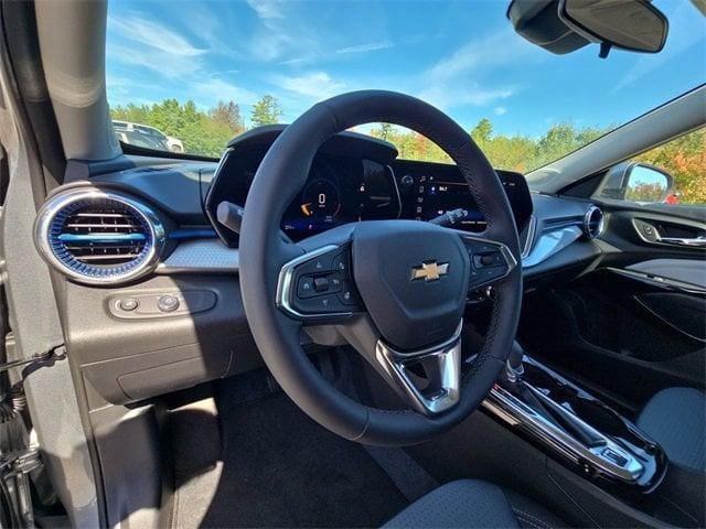 new 2025 Chevrolet Trax car, priced at $25,260