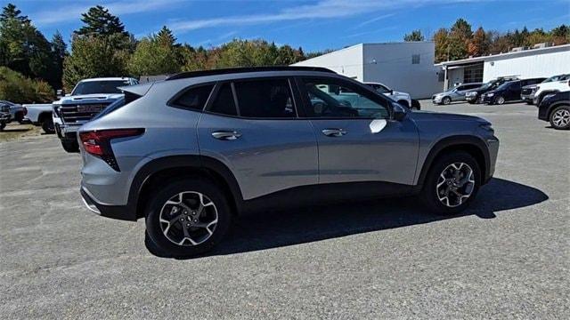 new 2025 Chevrolet Trax car, priced at $25,260