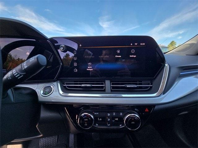 new 2025 Chevrolet Trax car, priced at $25,260