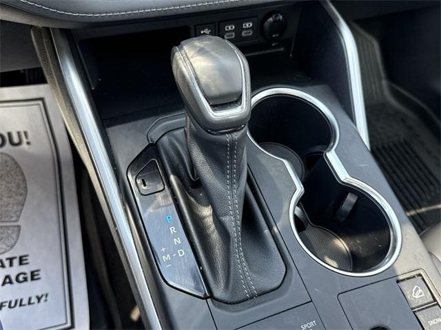 used 2023 Toyota Highlander car, priced at $39,999
