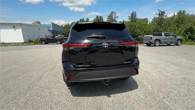 used 2023 Toyota Highlander car, priced at $39,999