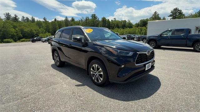 used 2023 Toyota Highlander car, priced at $39,999