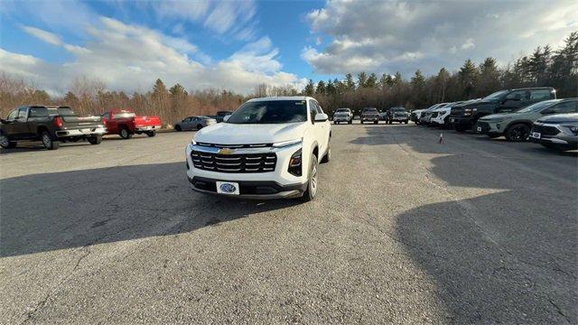 new 2025 Chevrolet Equinox car, priced at $31,080