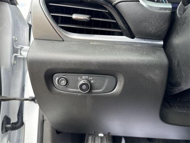 used 2022 Chevrolet Traverse car, priced at $32,999