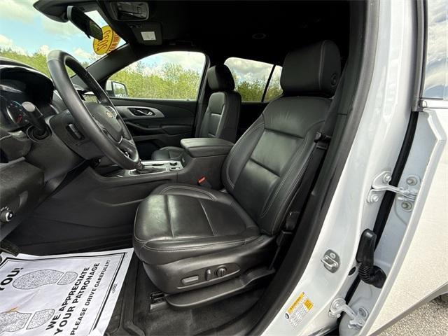 used 2022 Chevrolet Traverse car, priced at $32,999