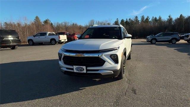 new 2025 Chevrolet TrailBlazer car, priced at $27,510