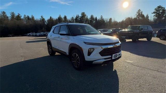 new 2025 Chevrolet TrailBlazer car, priced at $27,510