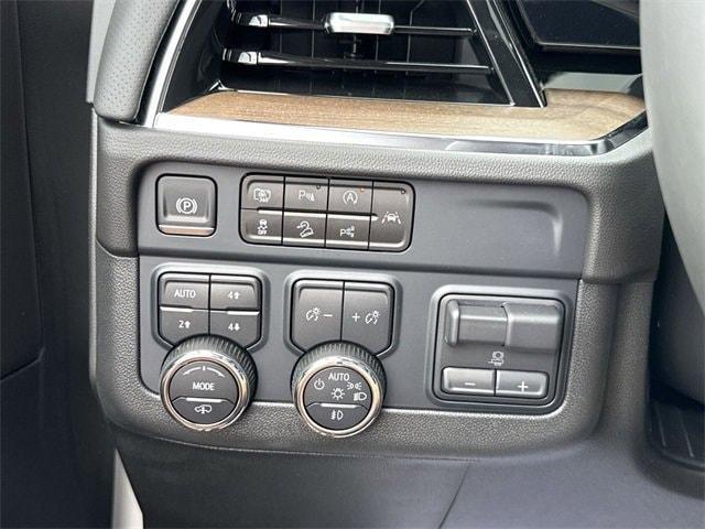 new 2025 Chevrolet Suburban car, priced at $90,200