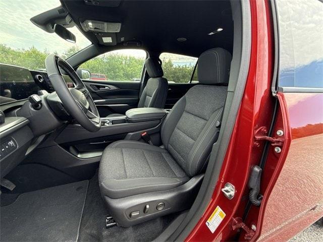 new 2025 Chevrolet Traverse car, priced at $48,970