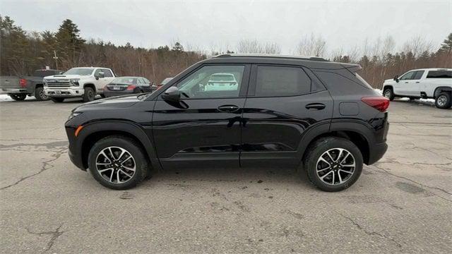 new 2025 Chevrolet TrailBlazer car, priced at $28,240