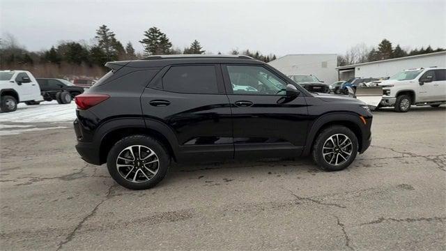 new 2025 Chevrolet TrailBlazer car, priced at $28,240