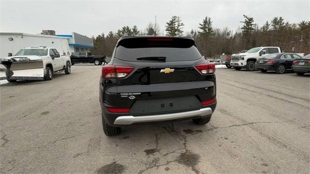 new 2025 Chevrolet TrailBlazer car, priced at $28,240