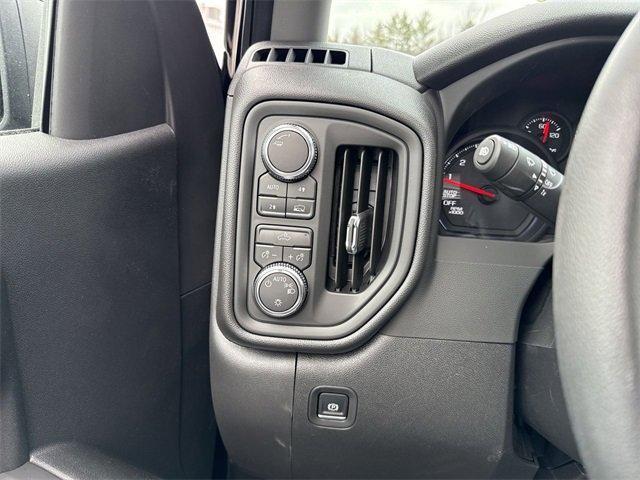 new 2025 GMC Sierra 1500 car, priced at $40,595
