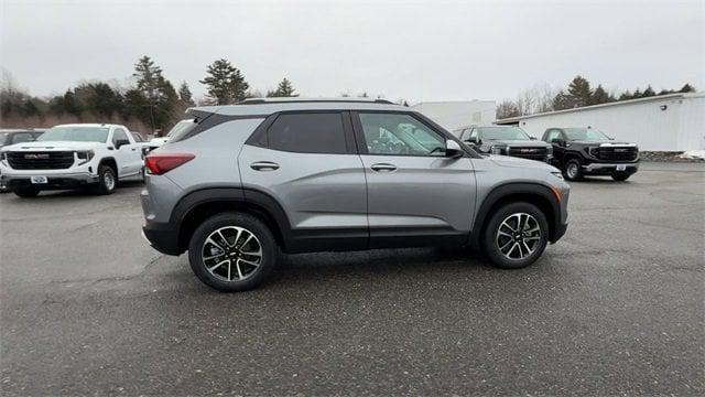 new 2025 Chevrolet TrailBlazer car, priced at $27,240