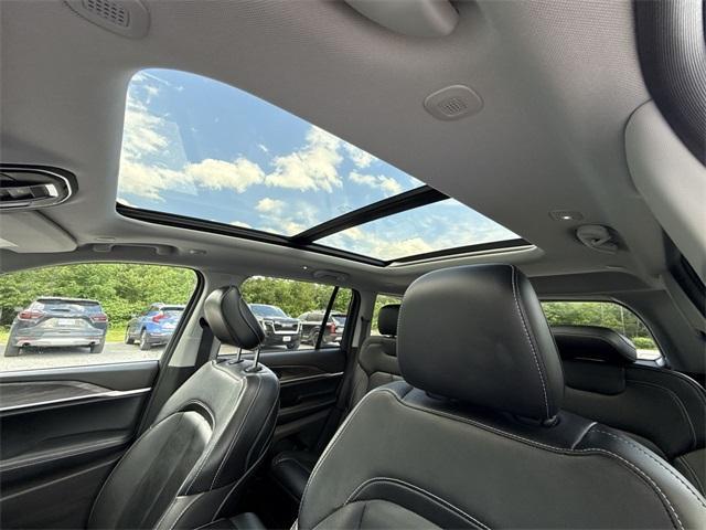 used 2022 Jeep Grand Cherokee car, priced at $33,999