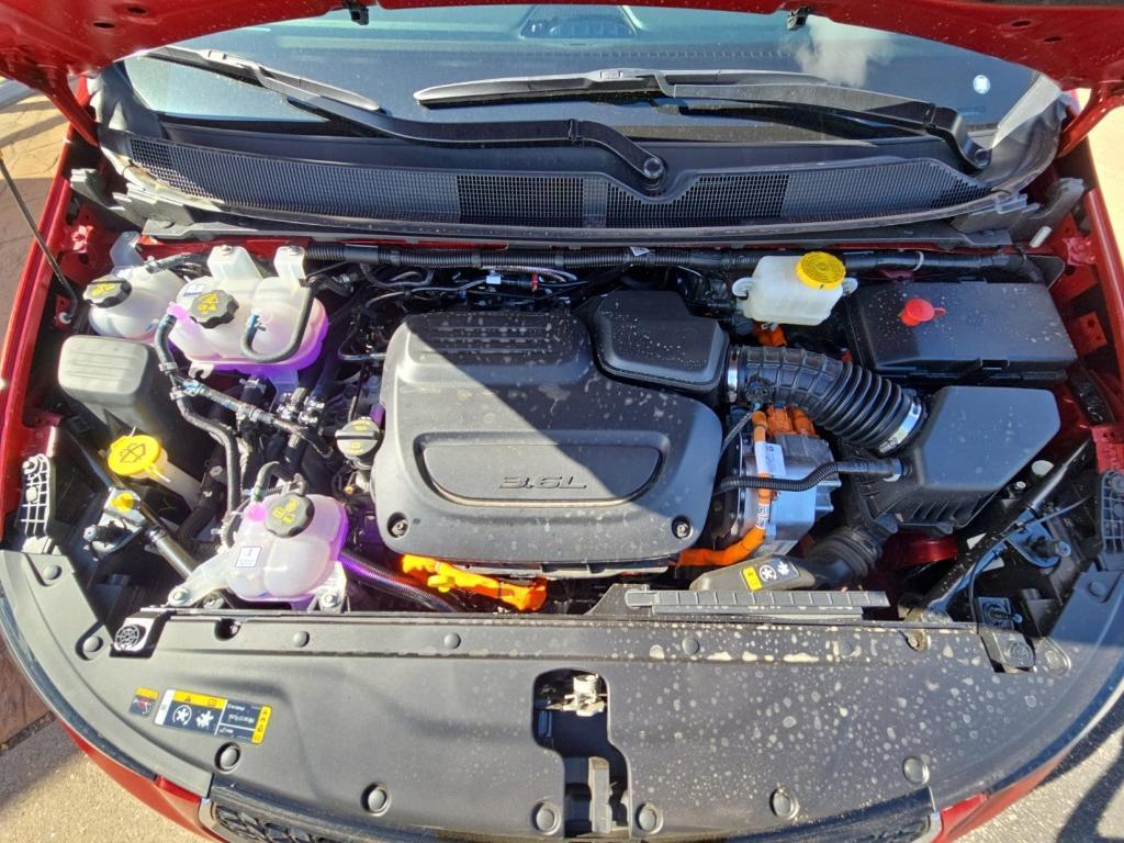 new 2025 Chrysler Pacifica Hybrid car, priced at $50,172