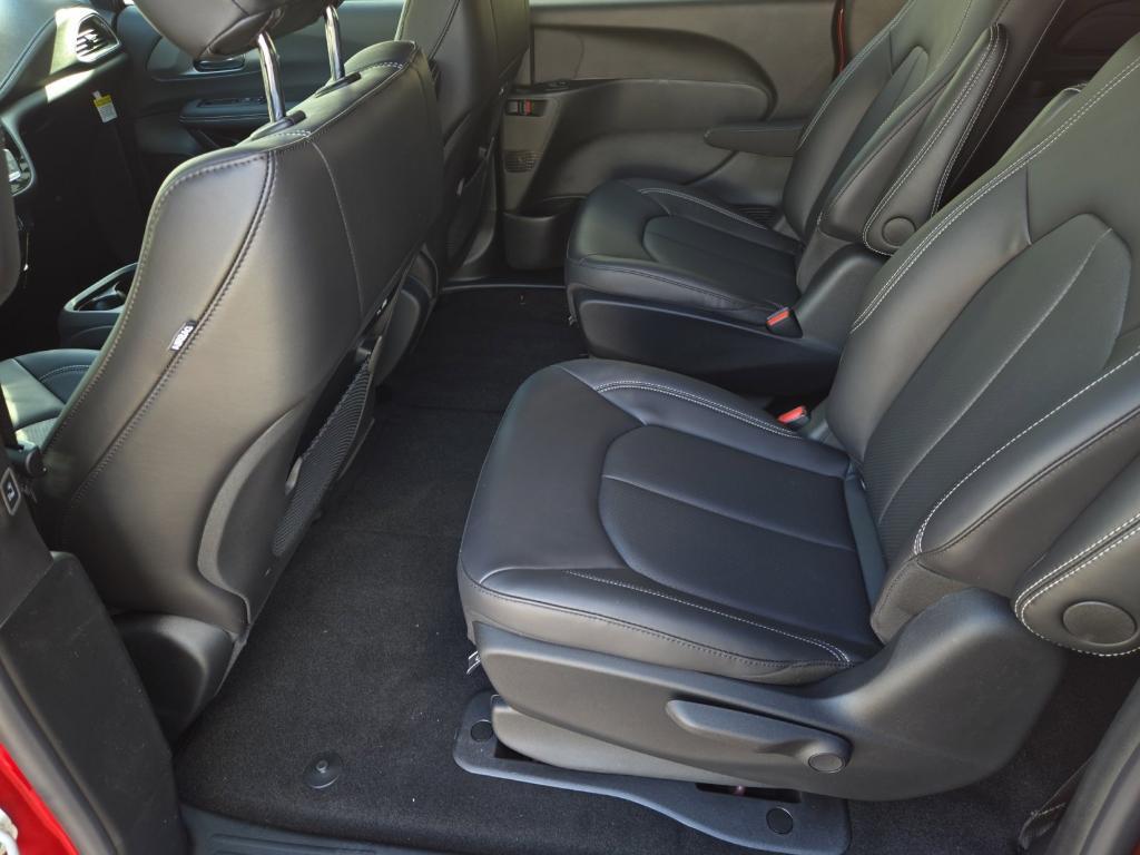 new 2025 Chrysler Pacifica Hybrid car, priced at $50,422