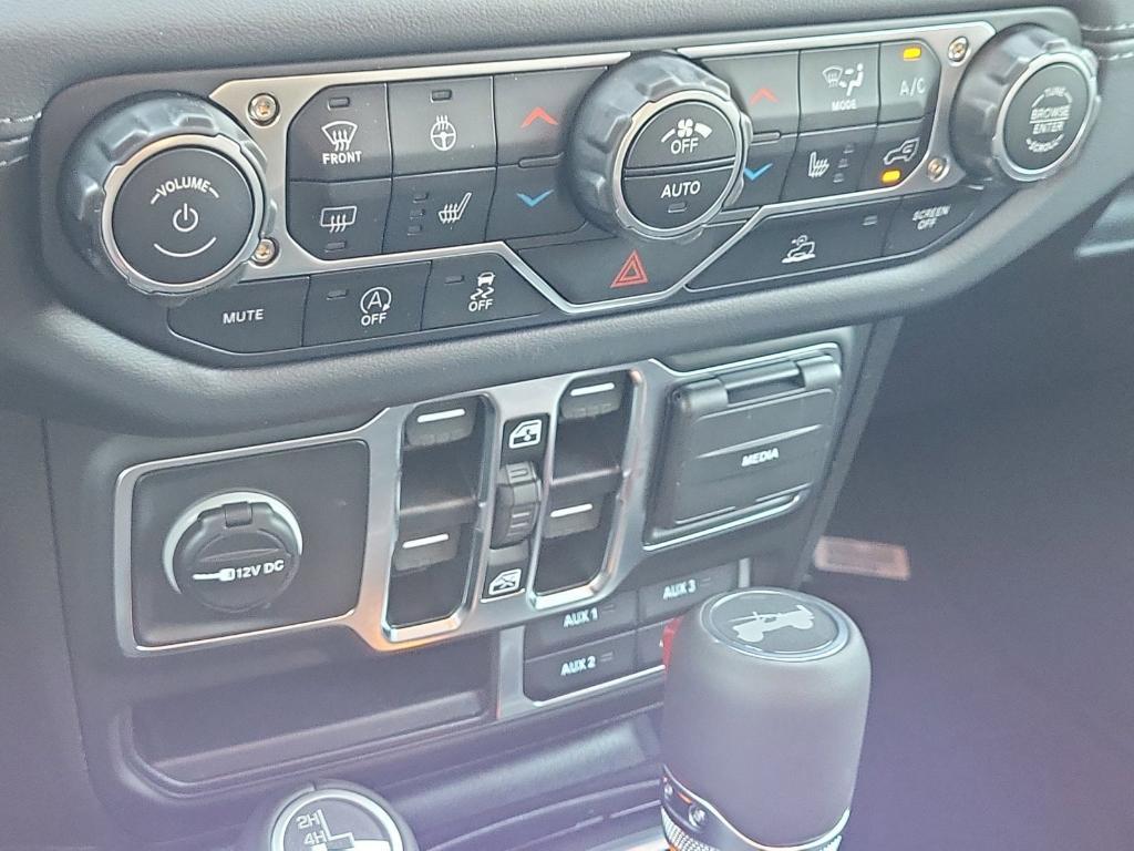 new 2025 Jeep Wrangler car, priced at $55,601